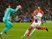 开云体育网页版登录入口-拜仁慕尼黑接连挫败皇马捅破重重防守