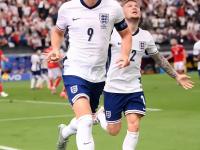 开云体育官方入口-英格兰对阵匈牙利，双方战平收场