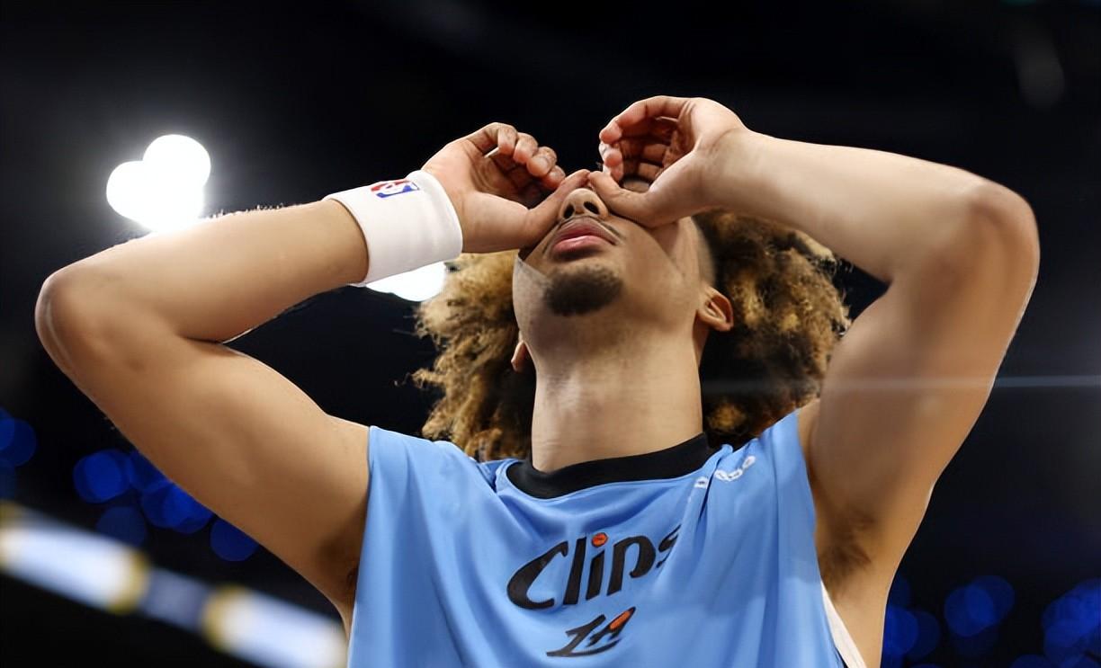 包含快船队将签下新秀霍维尔,加强内线阵容的词条 包含快船队将签下新秀霍维尔,加强内线阵容的词条