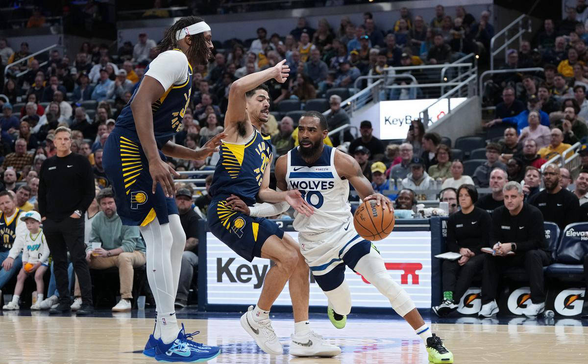 雄鹿队连胜在望,冲击东部第一目标的简单介绍 雄鹿队连胜在望,冲击东部第一目标的简单介绍