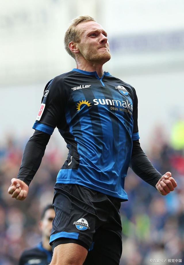 沙尔克球员表现出色,继续保持不败 沙尔克球员表现出色,继续保持不败