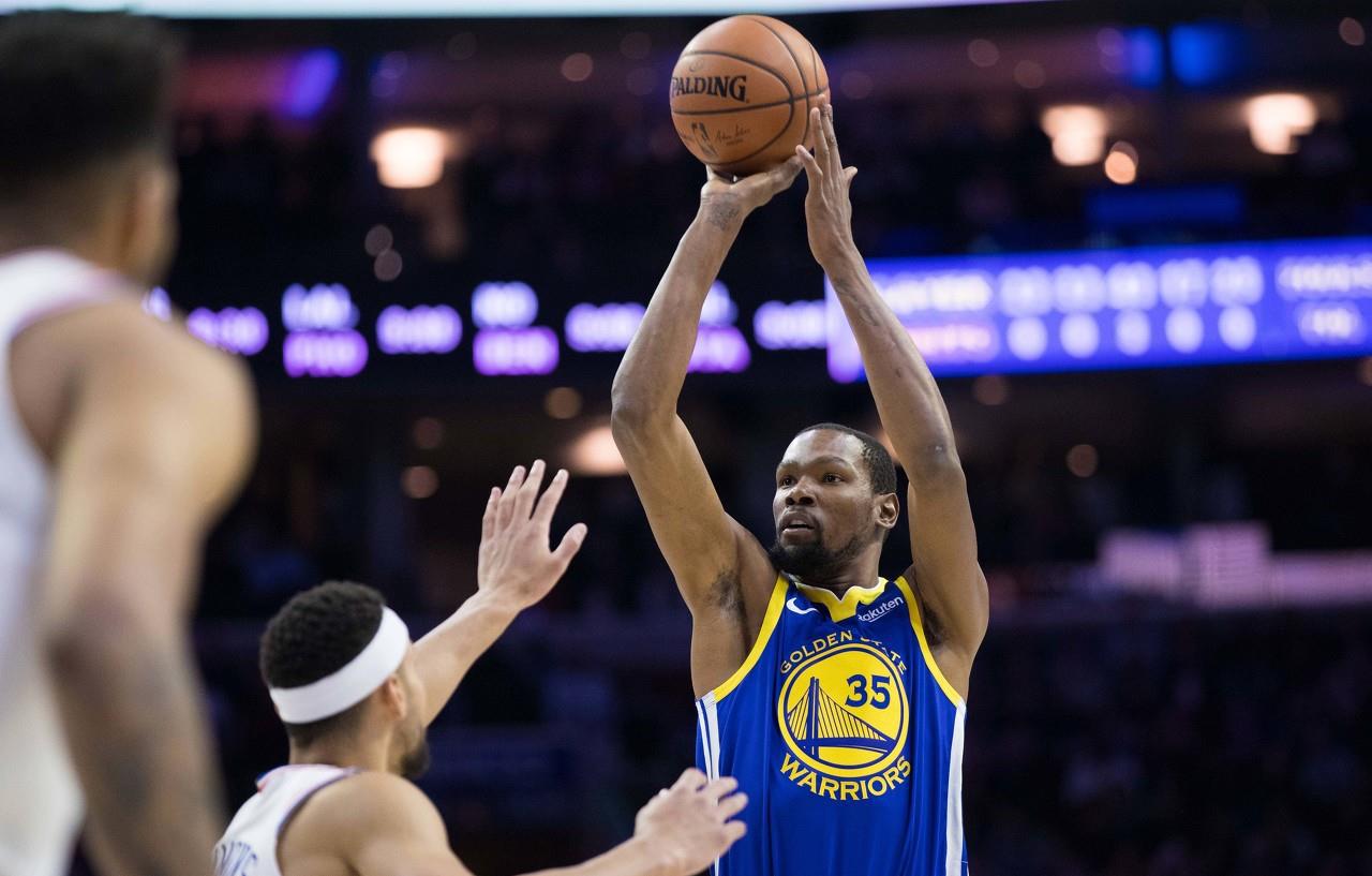 大帝勇士领袖在场上示威,单场数据破纪录刷新记忆 大帝勇士领袖在场上示威,单场数据破纪录刷新记忆