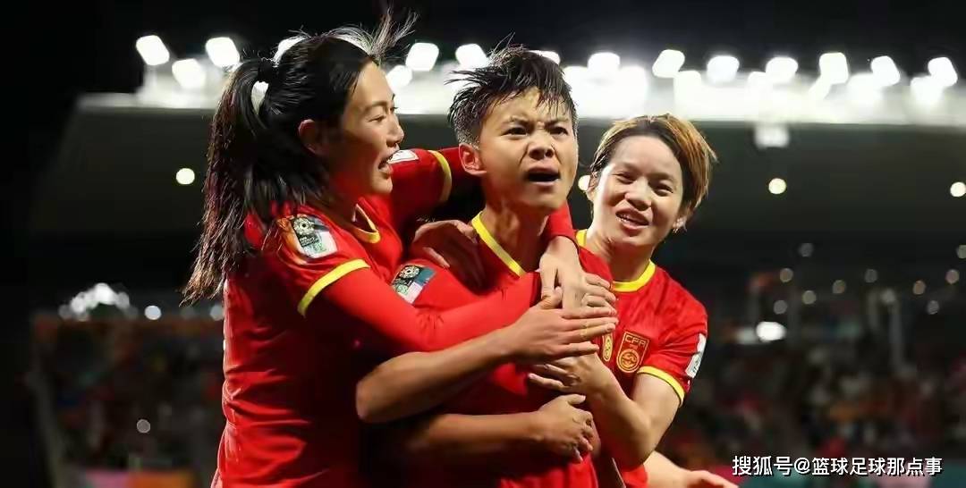 美洲足球巡回赛:女足选手为胜利拼搏的简单介绍 美洲足球巡回赛:女足选手为胜利拼搏的简单介绍