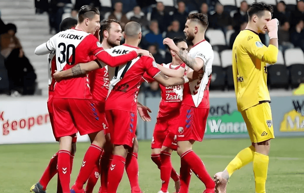 莱比锡备战对决巴塞罗那的比赛，备受关注