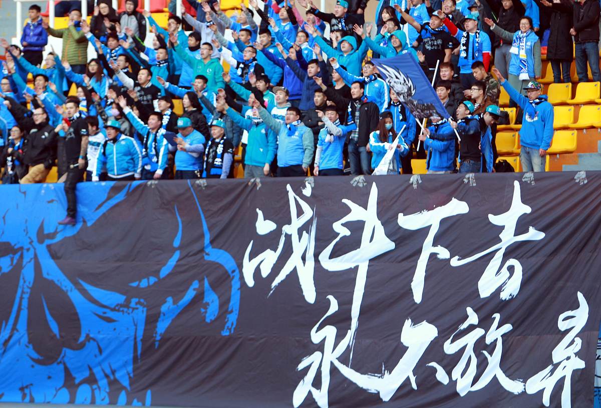 球队的团结拼搏赢得人们赞誉