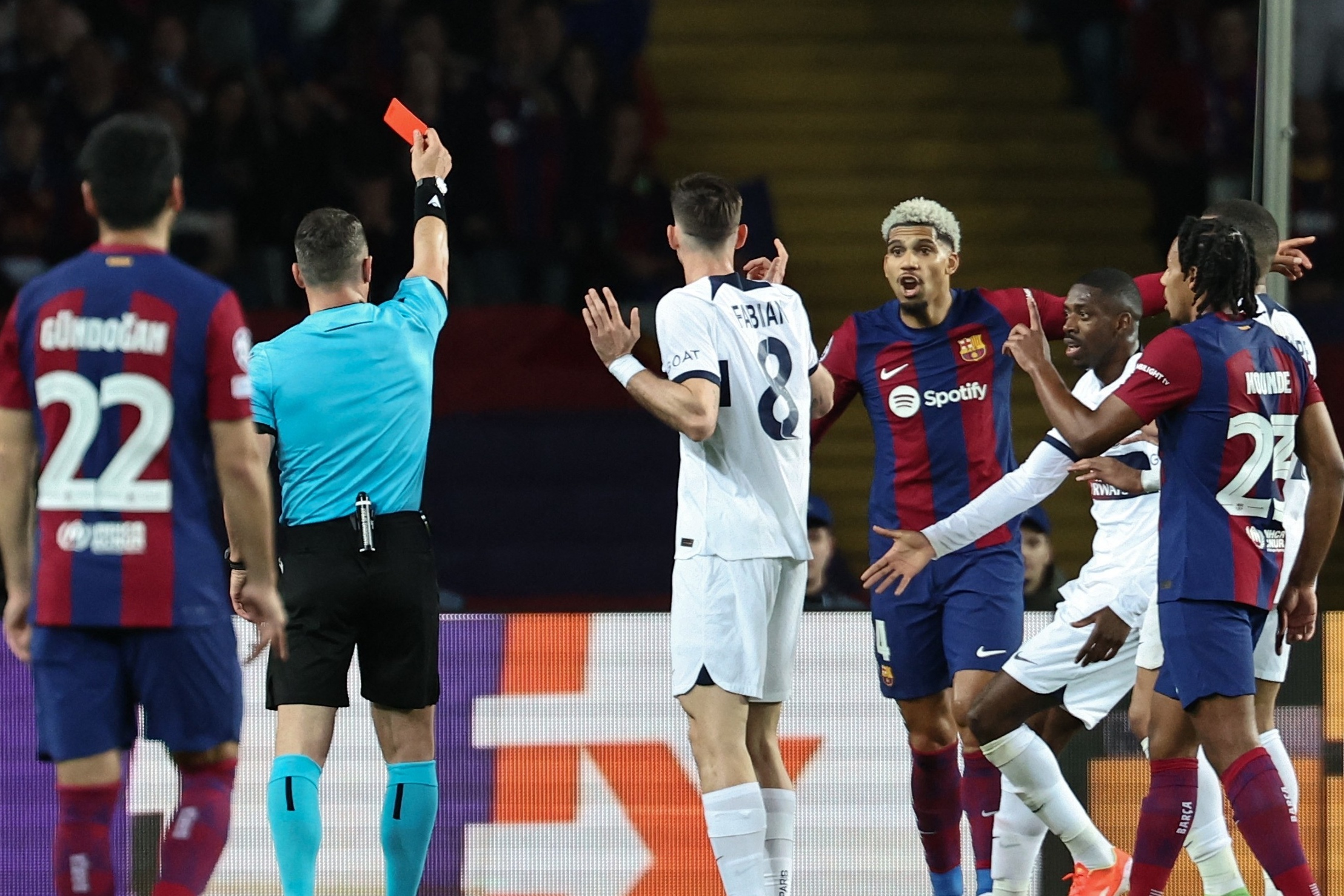 巴萨大胜,轻松晋级欧冠四强的简单介绍 巴萨大胜,轻松晋级欧冠四强的简单介绍