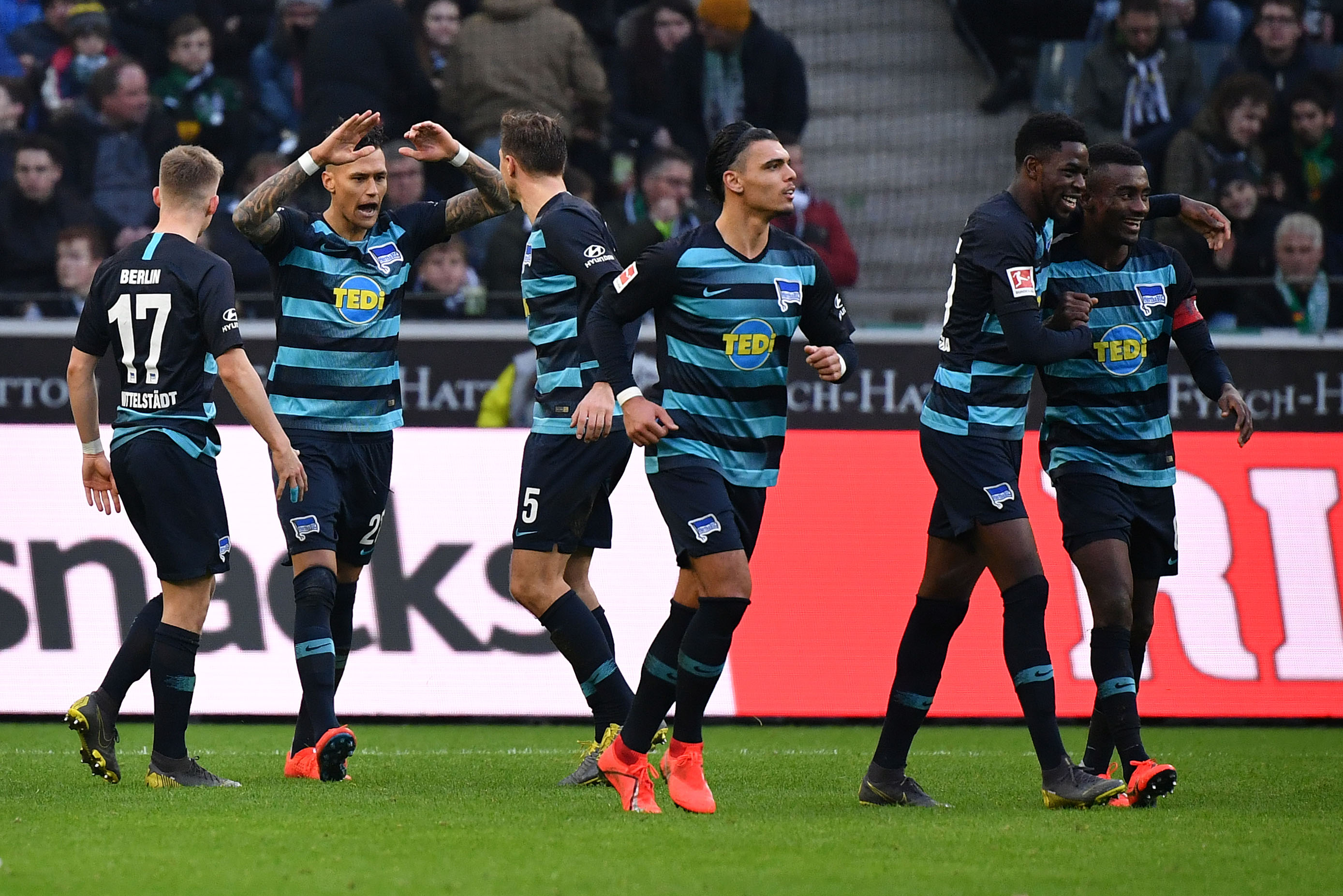 关于柏林赫塔后卫被罚下场，球队遭遇必然失败的信息