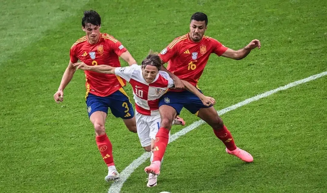 巴塞罗那前锋火力全开，帮助国家队晋级欧洲杯