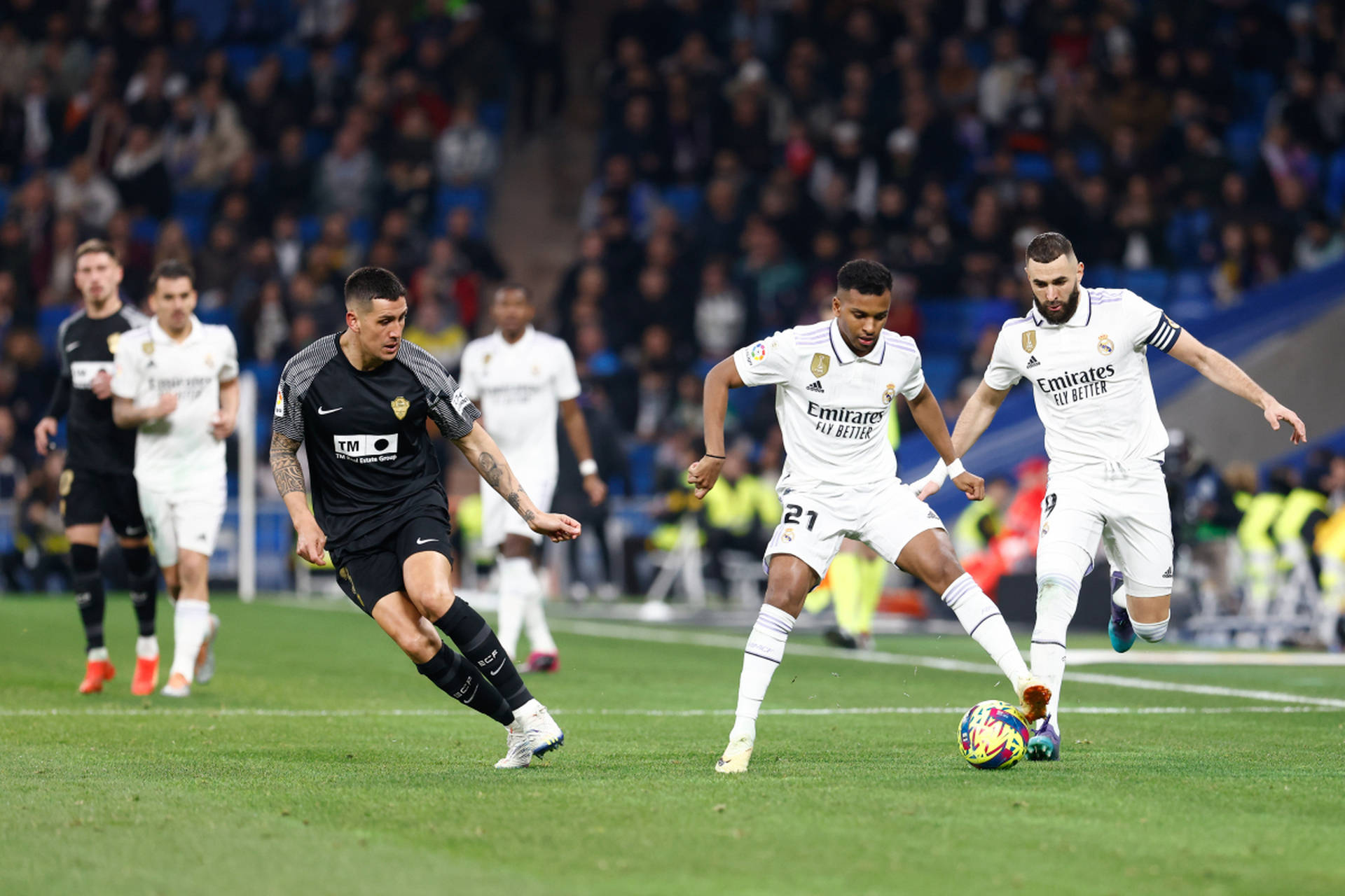 皇家马德里主场击败马德里竞技,巩固西甲榜首位置的简单介绍 皇家马德里主场击败马德里竞技,巩固西甲榜首位置的简单介绍