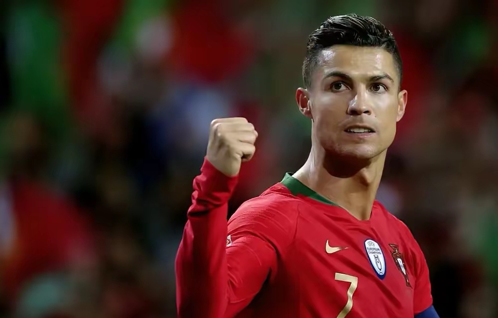 葡萄牙队一鸣惊人,笑傲群雄的简单介绍 葡萄牙队一鸣惊人,笑傲群雄的简单介绍