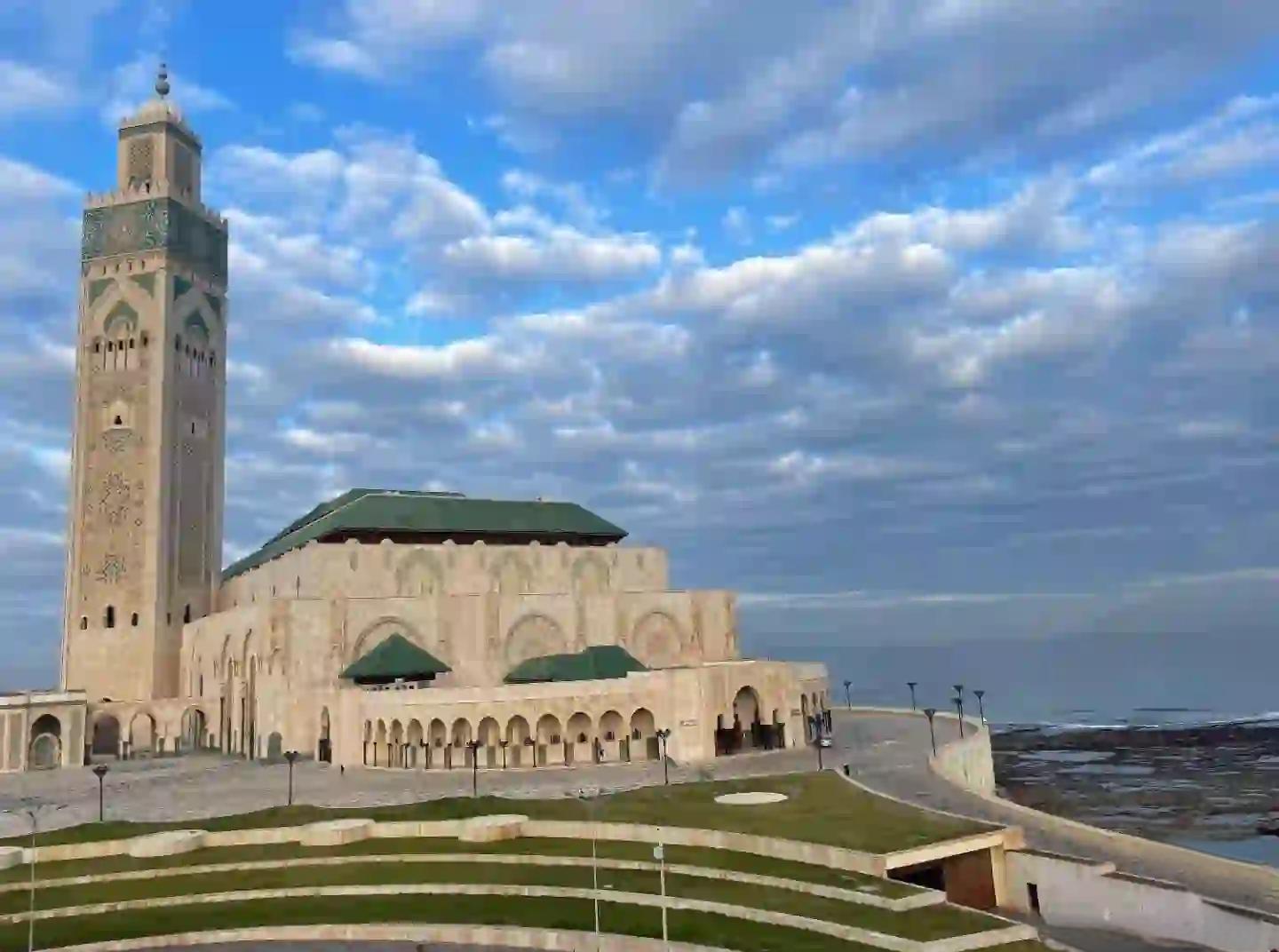 包含摩洛哥球队卡萨布兰卡迎接欧冠比赛挑战的词条