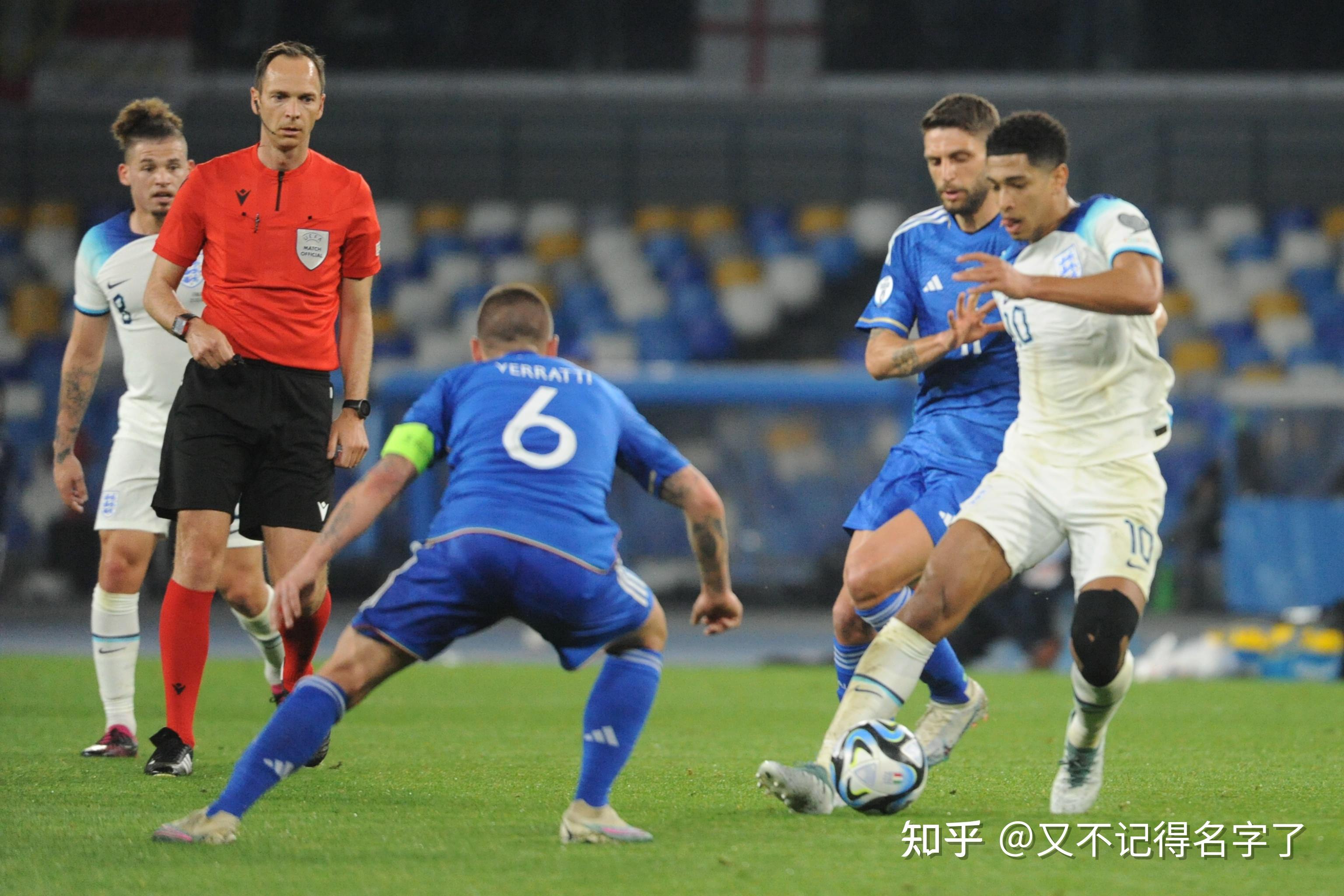 意大利队在欧洲比赛中展现出色表现 意大利队在欧洲比赛中展现出色表现