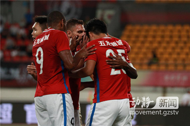 包含富勒姆客场告负，保级形势愈发严峻的词条