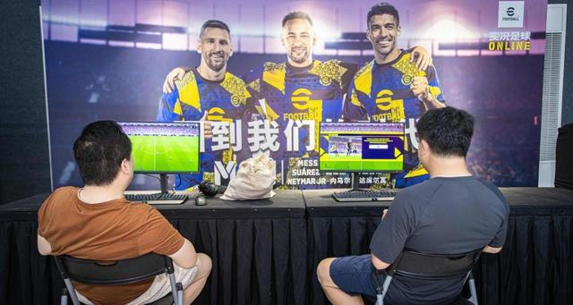 包含燃情对决：现场观众欢呼不已为选手助威的词条