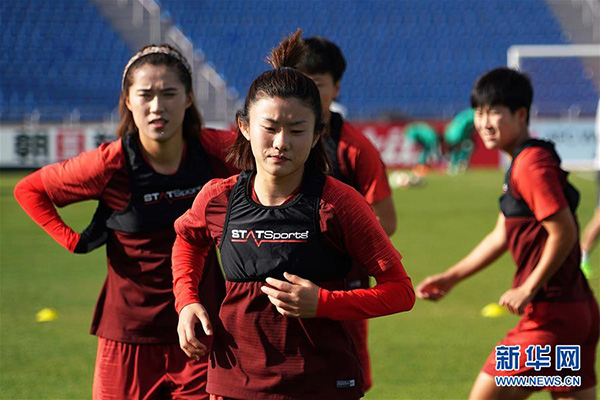 包含泰国女足教练团队调整，力求提高球队整体实力的词条