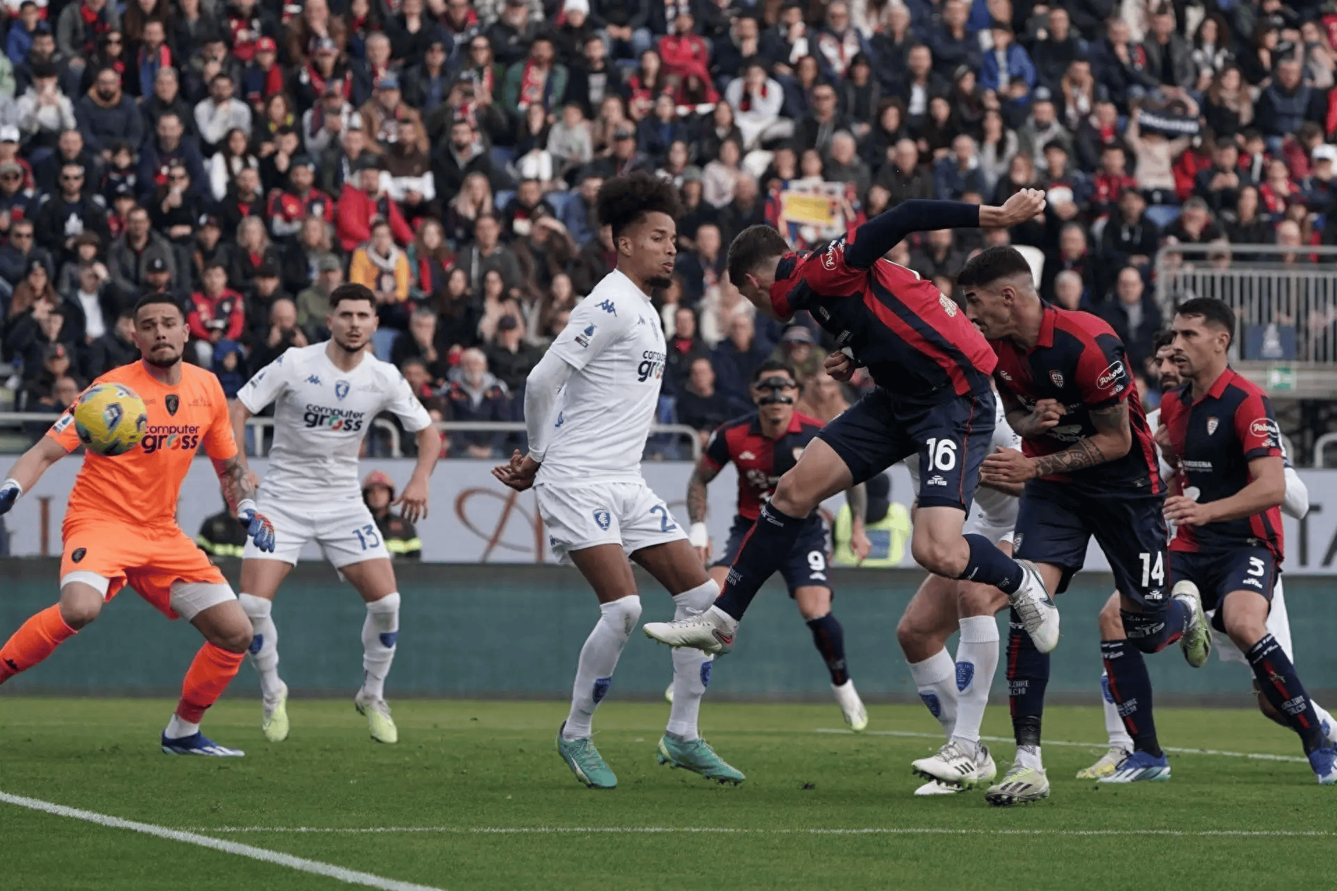 意甲豪门取得惊人胜利，球迷欢呼