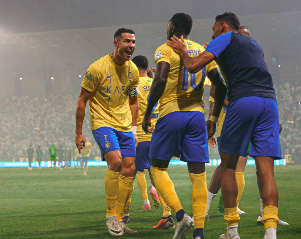 奥格斯堡客场实现逆转，取得宝贵胜利