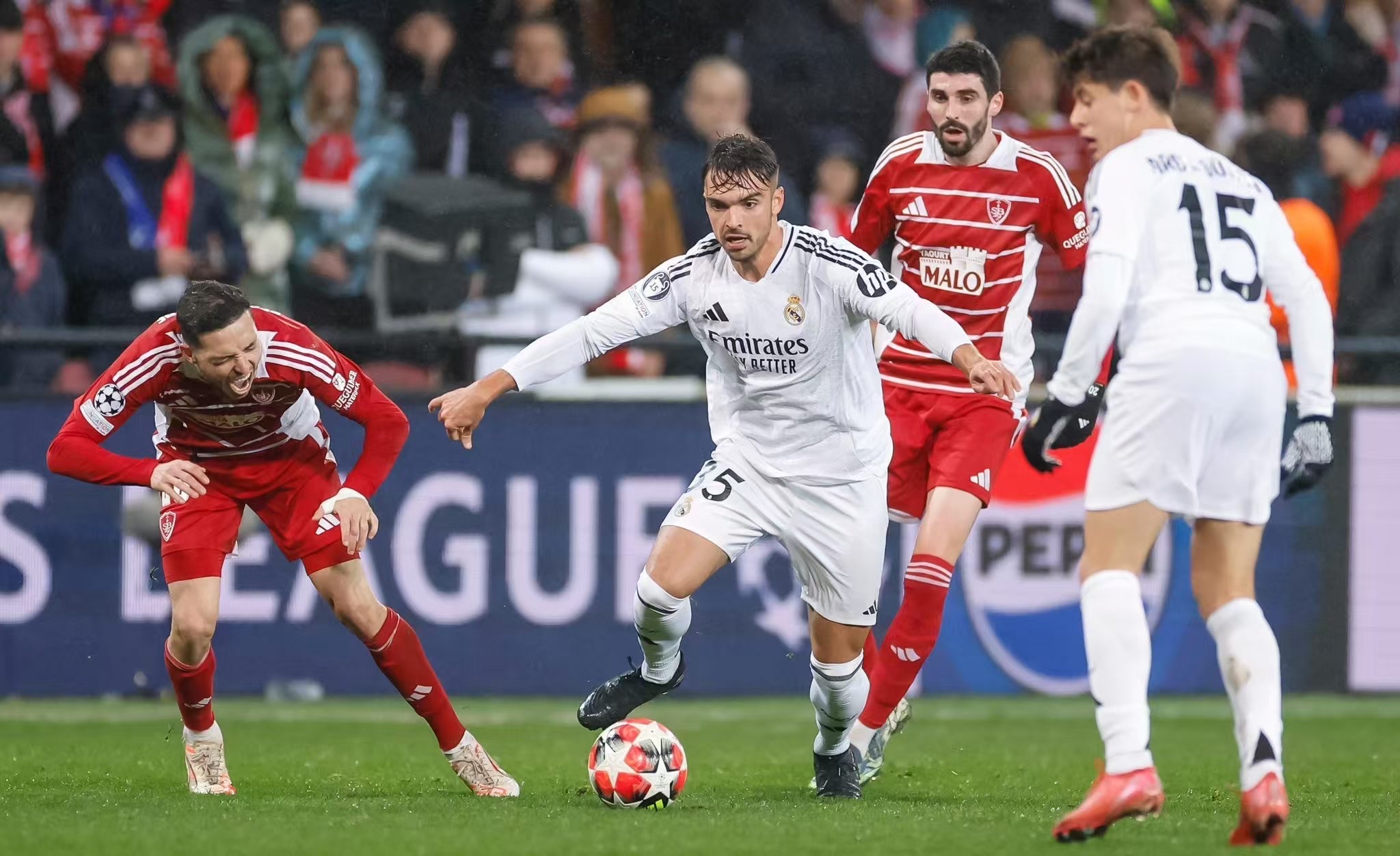 汉诺威球队连续三场不败,士气高涨 汉诺威球队连续三场不败,士气高涨