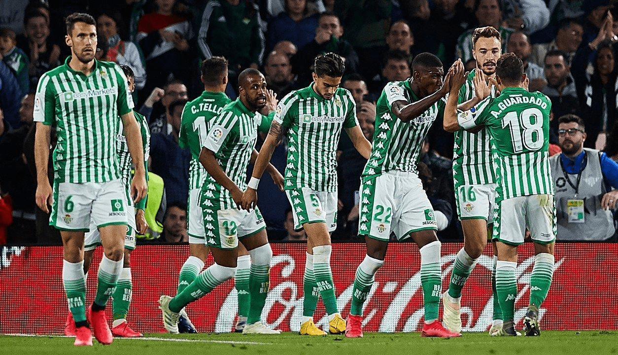 格拉纳达客场胜出,小组战绩逆袭 格拉纳达客场胜出,小组战绩逆袭