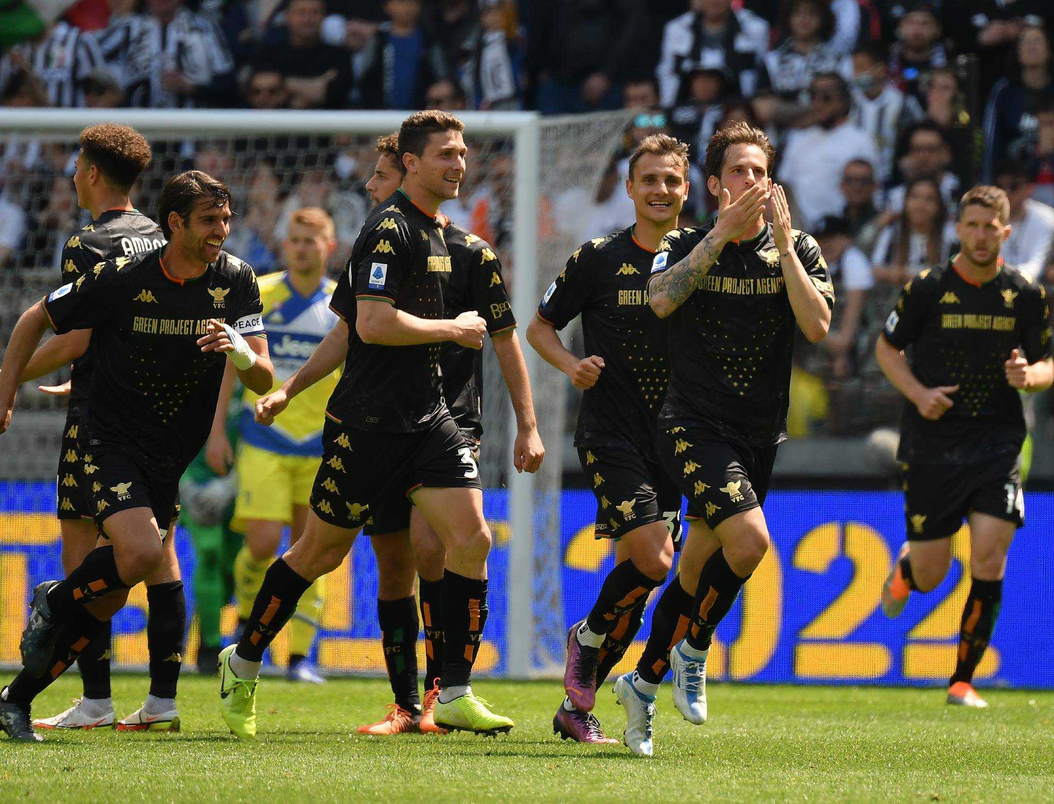 意大利大胜奥地利晋级，罗马尼亚遭淘汰的简单介绍