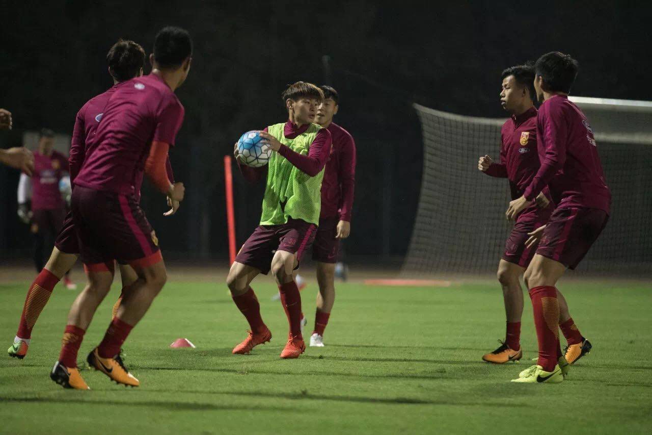 广东日之泉胜河南建业，临场变阵取得突破的简单介绍