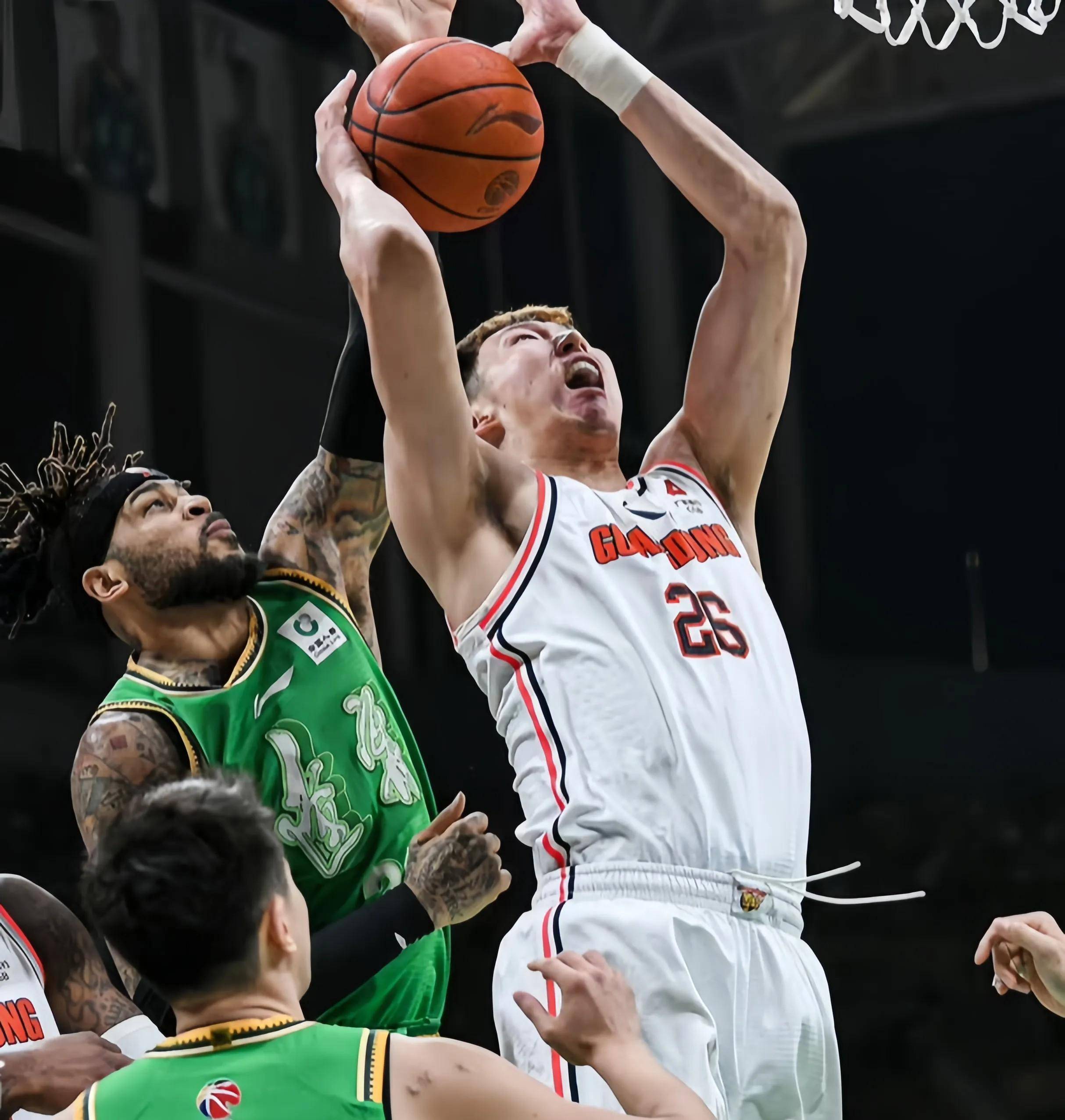 篮球比赛现场热情洋溢,球员实力抢眼的简单介绍 篮球比赛现场热情洋溢,球员实力抢眼的简单介绍