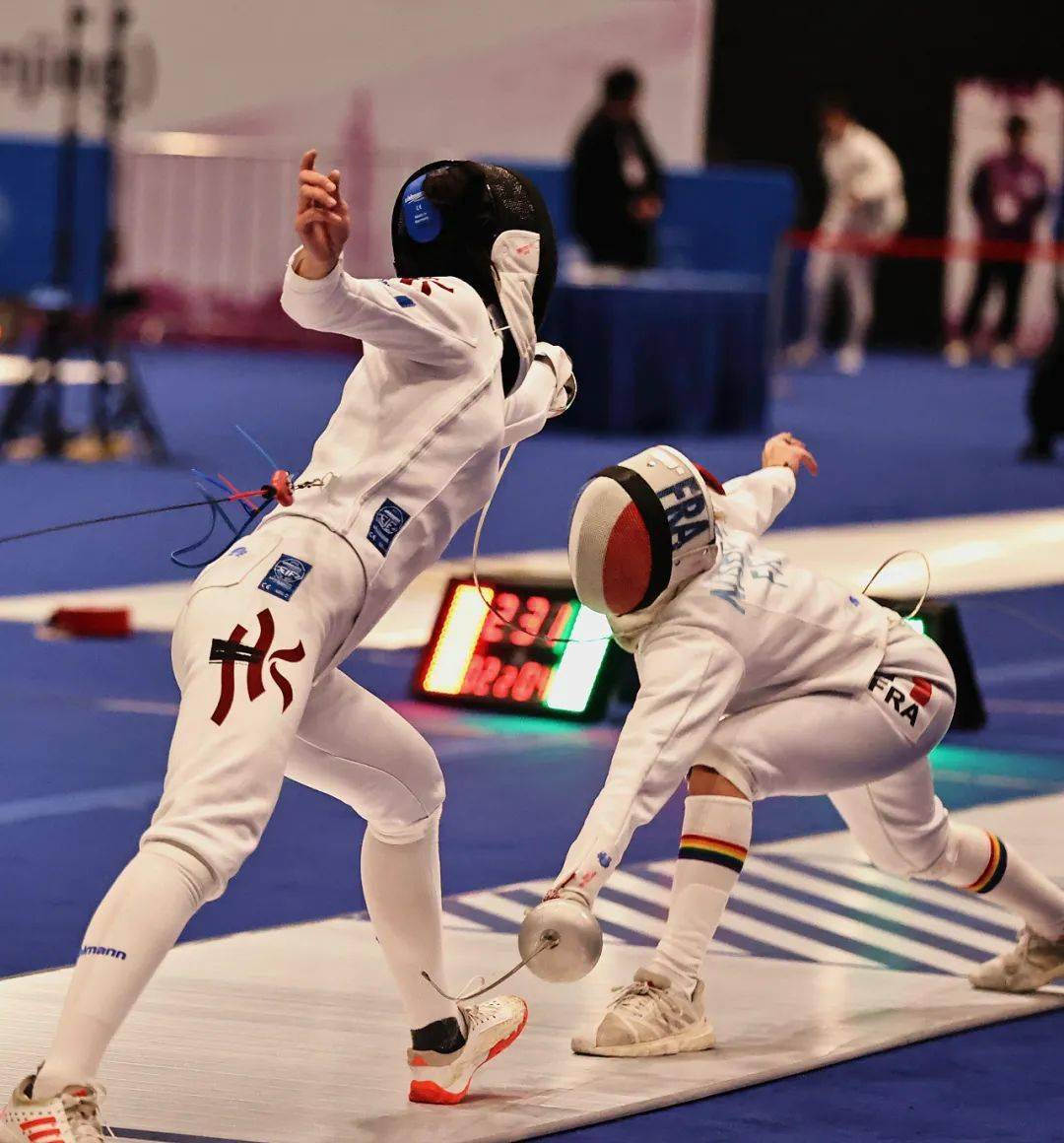 包含西班牙击剑选手再夺金牌实力备受称赞的词条