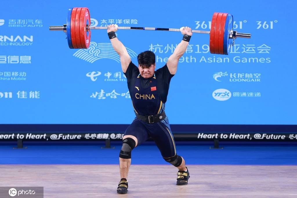 举重选手夺金势不可挡,实力惊人的简单介绍 举重选手夺金势不可挡,实力惊人的简单介绍