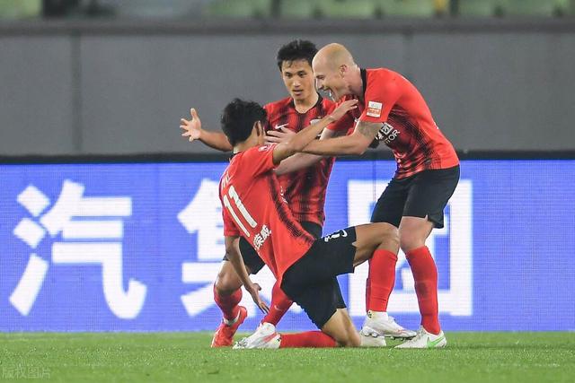 包含山东西王队员表现出色，引发球迷热议的词条