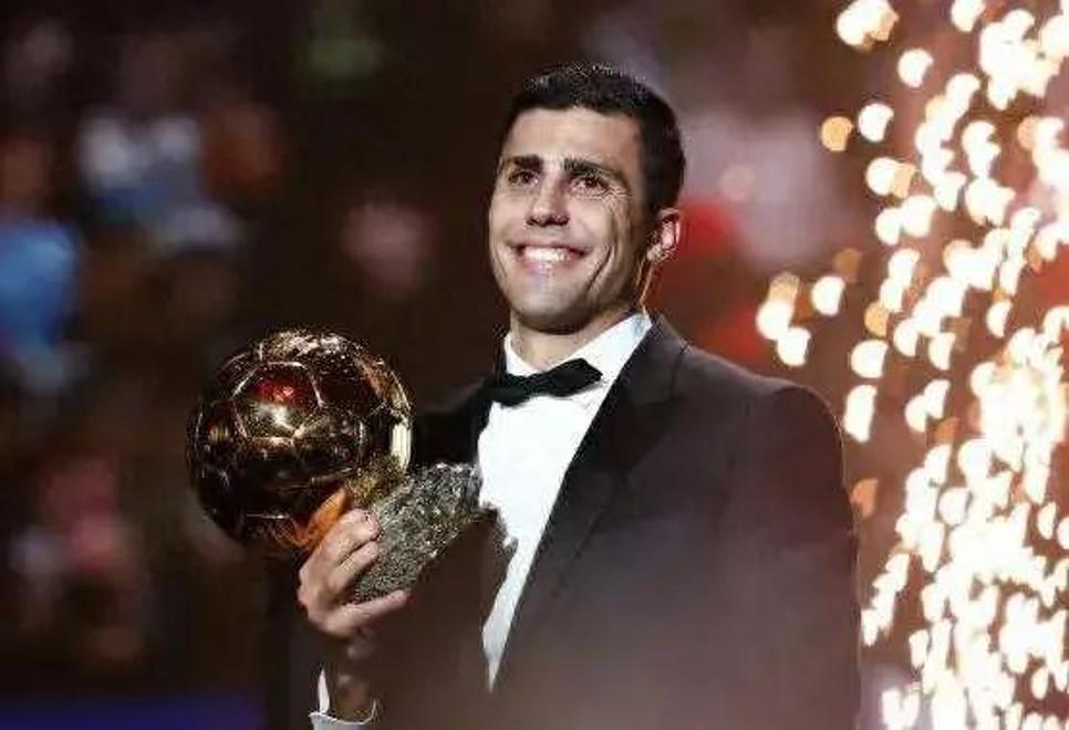 曼城铁腰表现抢眼，成为关键人物