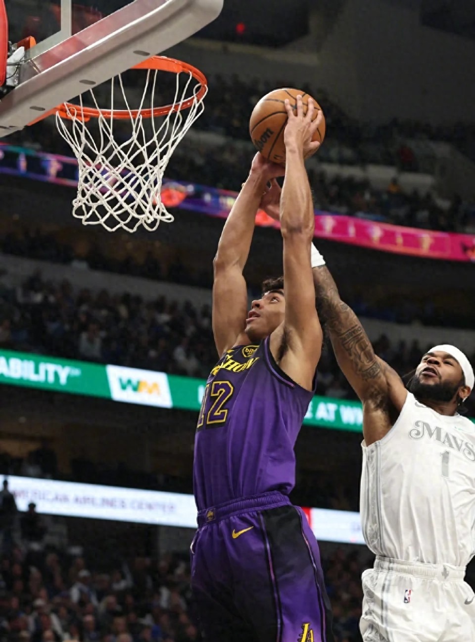 湖人突破独行侠,詹姆斯轰33分 湖人突破独行侠,詹姆斯轰33分