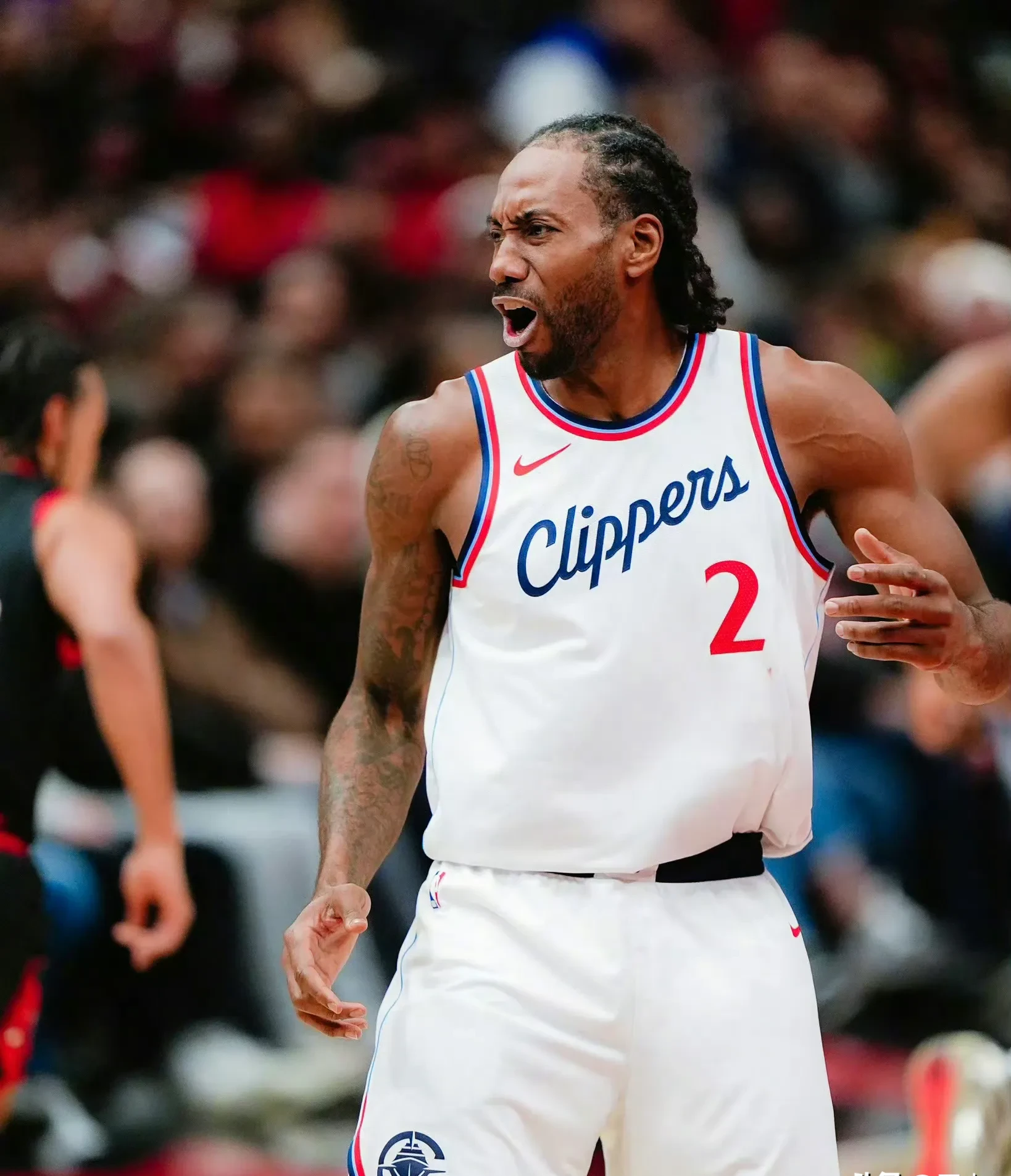 快船遭遇雷霆绝杀,客场失利连败延续 快船遭遇雷霆绝杀,客场失利连败延续