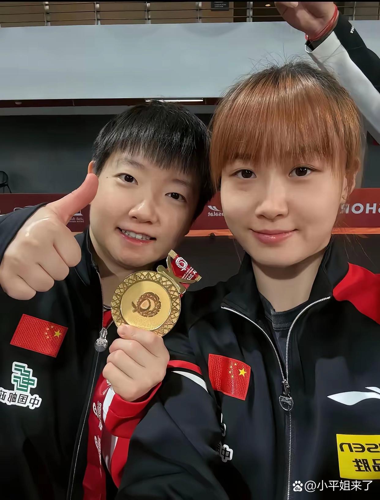 包含明星球员带队夺冠赛后露笑容的词条 包含明星球员带队夺冠赛后露笑容的词条